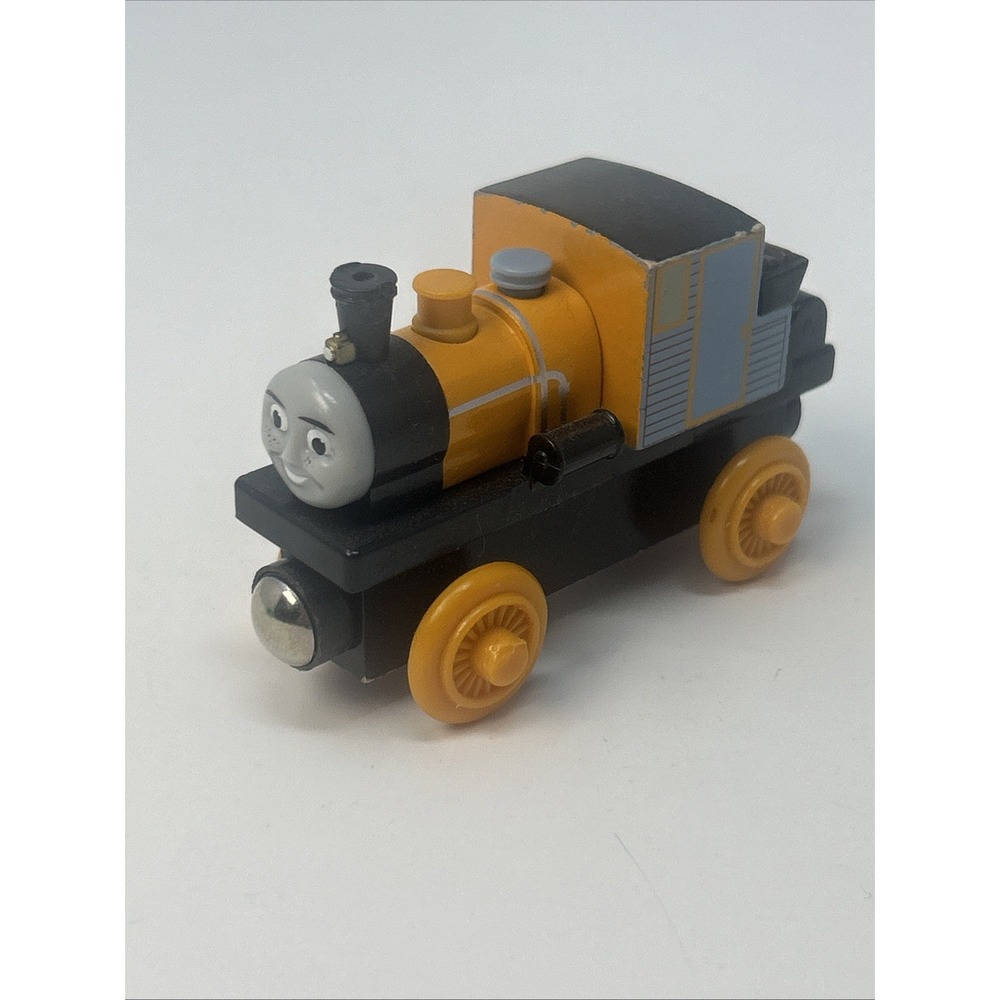 Thomas & Friends Wooden Railway DASH Train Engine Magnetic